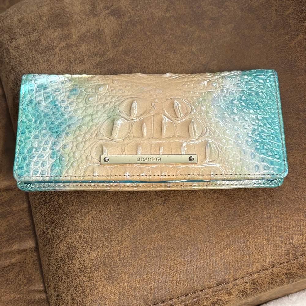 Brahmin Ady Wallet ~ Ocean Ombre ~ excellent condition.